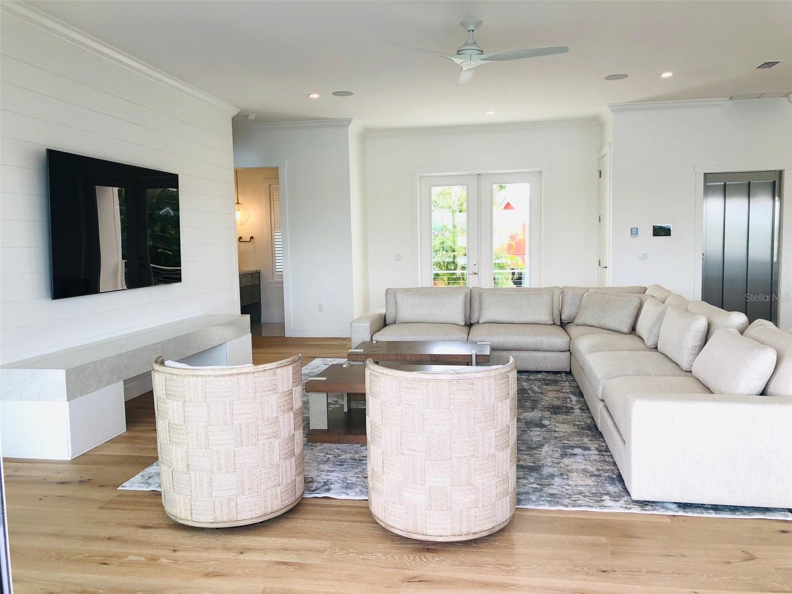 HOLMES BEACH 34TH UNIT REP - Residential