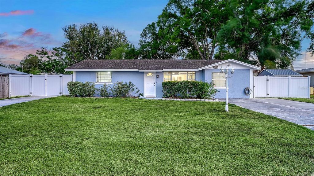 Photo of 311 44th Street Court W, Palmetto, FL 34221 (MLS # A4692037)