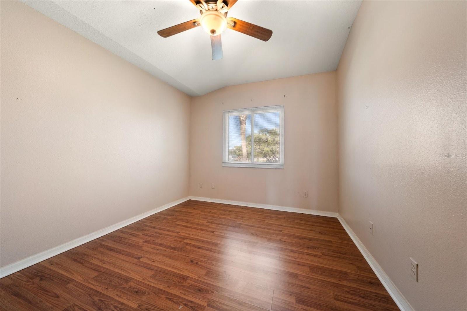 WILLOW LAKE - Residential