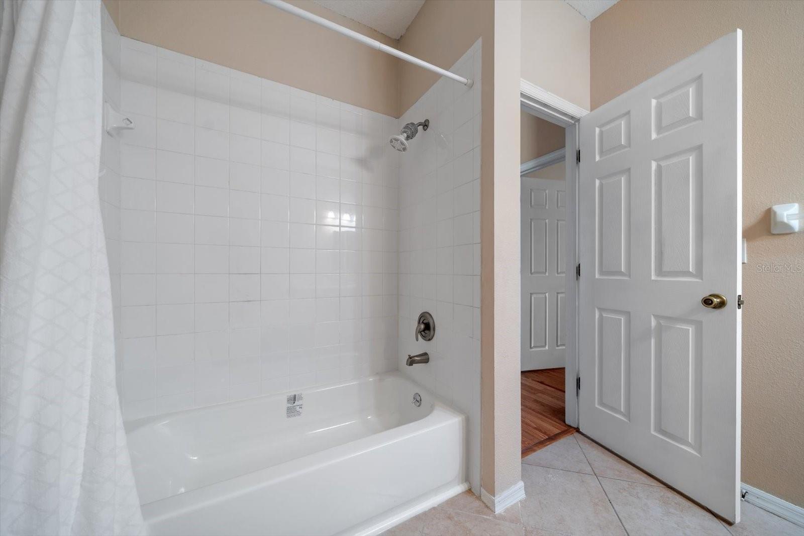 WILLOW LAKE - Residential