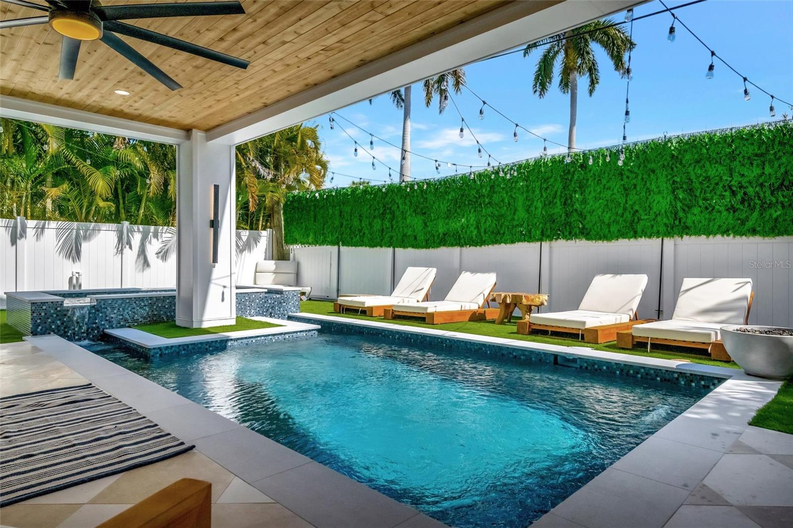 HOLMES BEACH DEV 1ST UNIT - Residential