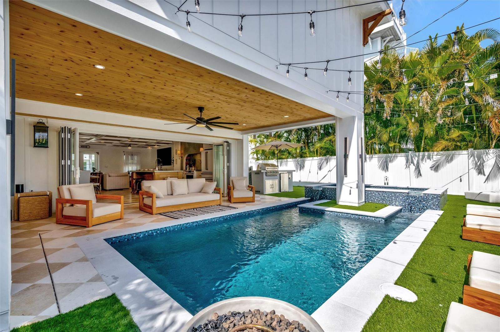 HOLMES BEACH DEV 1ST UNIT - Residential