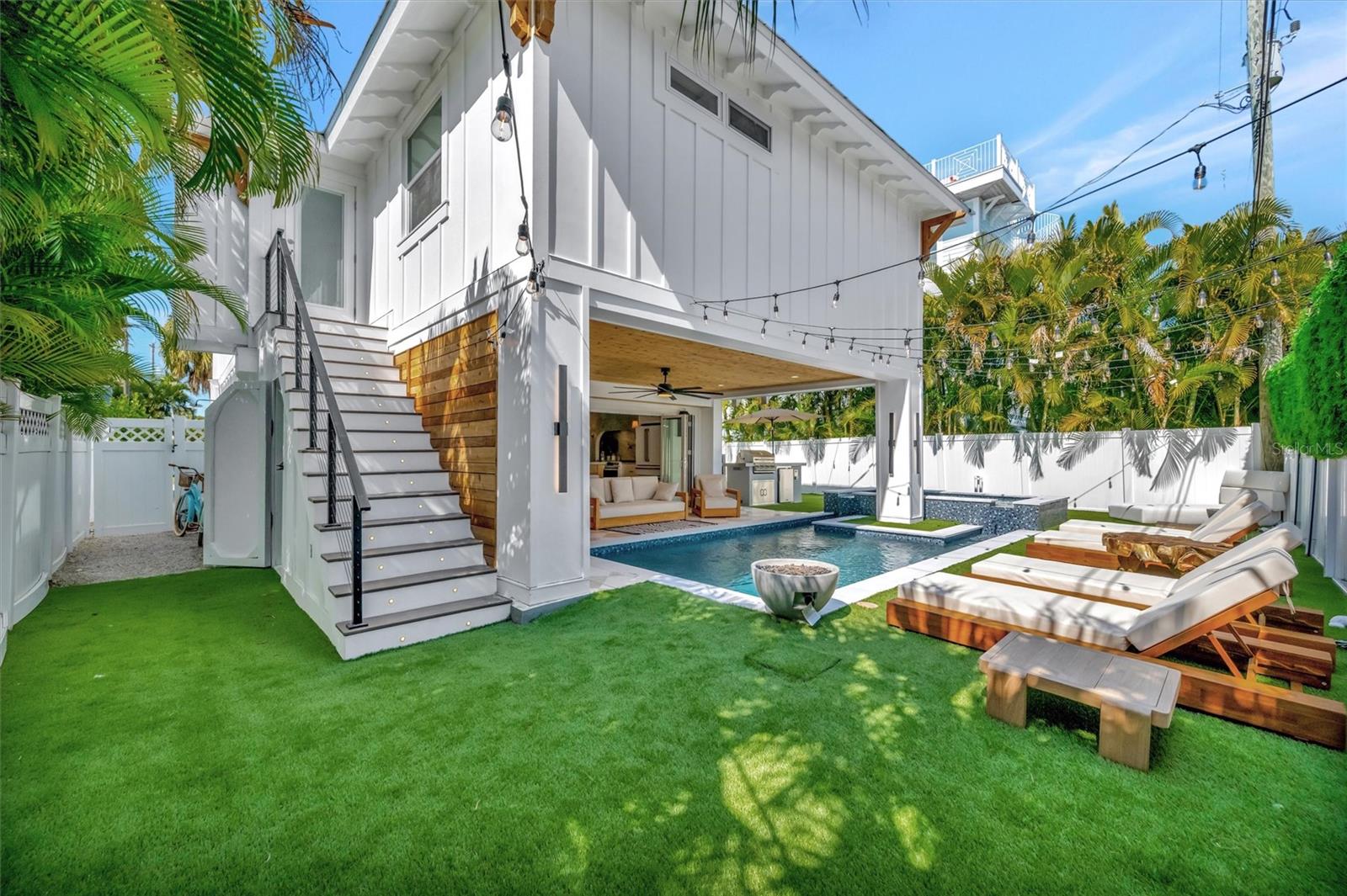 HOLMES BEACH DEV 1ST UNIT - Residential