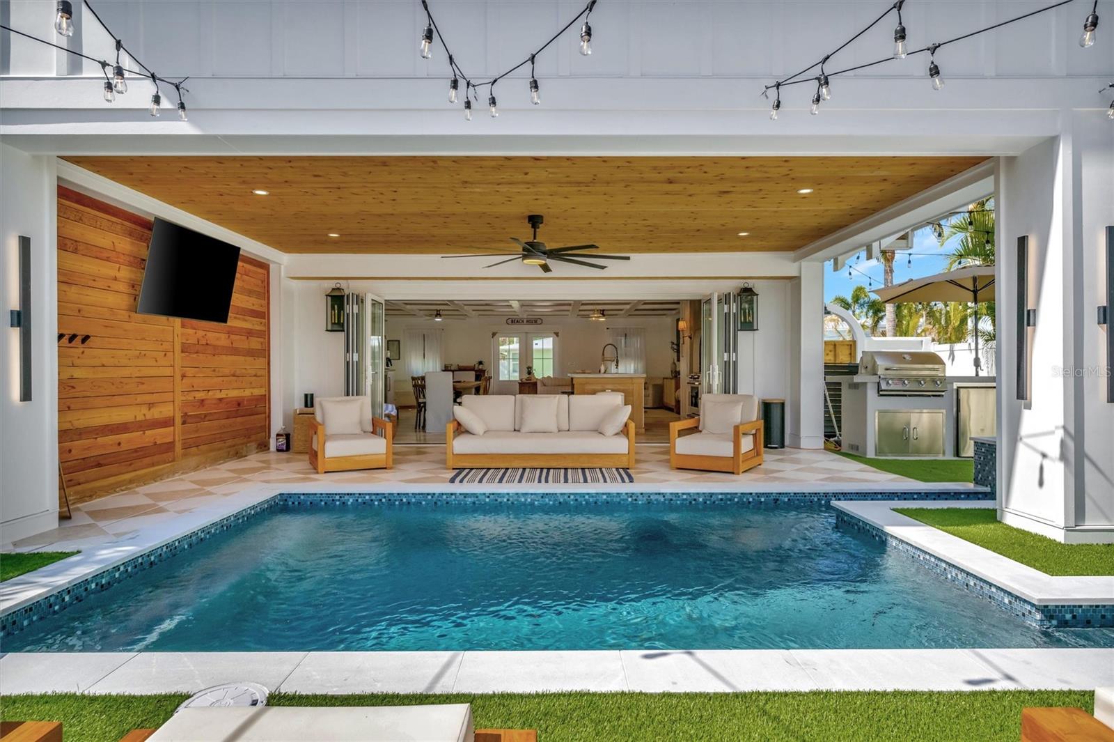 HOLMES BEACH DEV 1ST UNIT - Residential