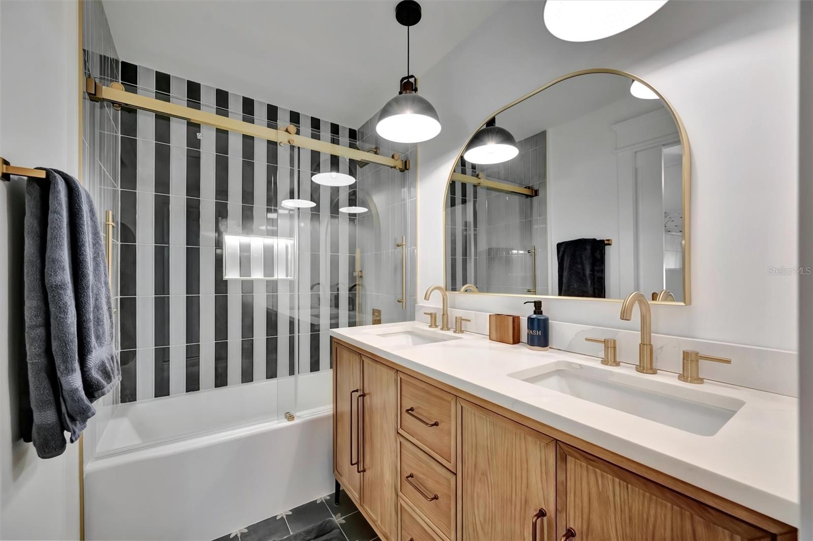 HOLMES BEACH DEV 1ST UNIT - Residential