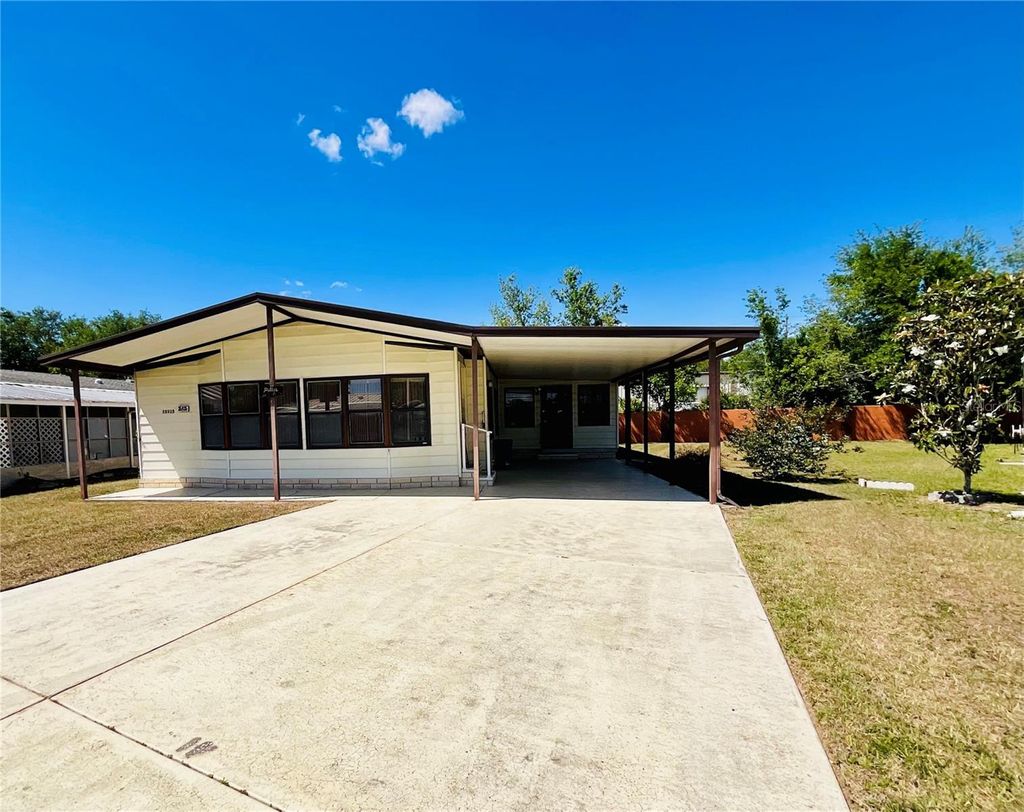 Photo of 35935 Tanda Circle, Zephyrhills, FL 33541 (MLS # L4961580)