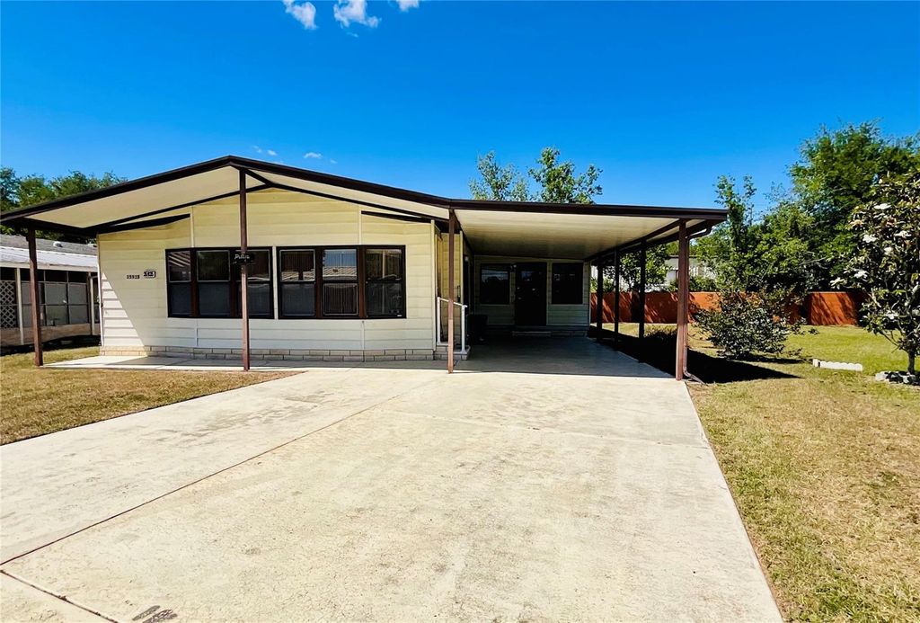 Photo of 35935 Tanda Circle, Zephyrhills, FL 33541 (MLS # L4961580)