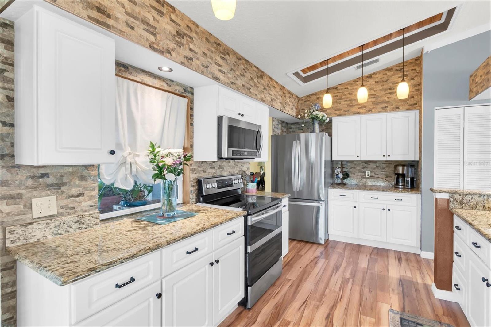 HERITAGE LAKE - Residential