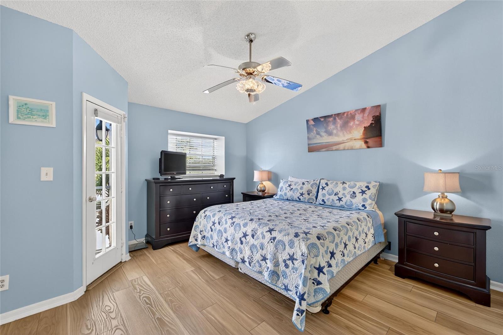 SUNSET REEF - Residential