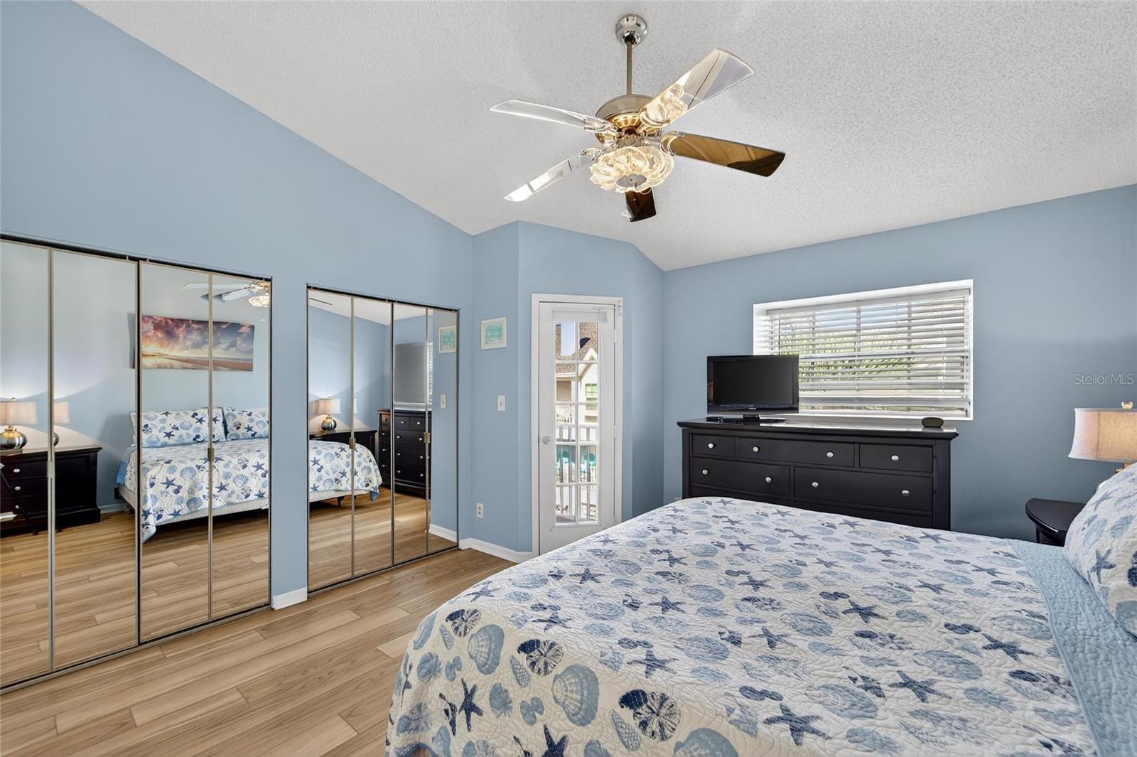 SUNSET REEF - Residential