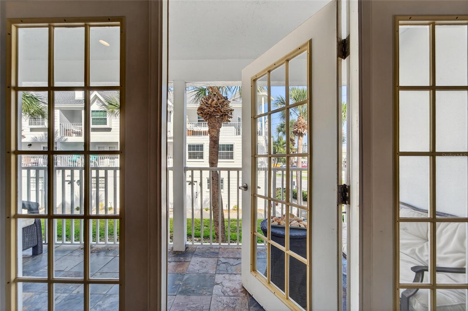 SUNSET REEF - Residential