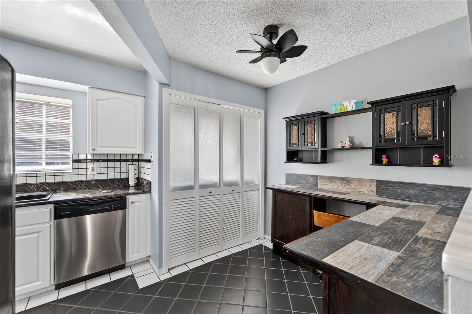 SUNSET REEF - Residential