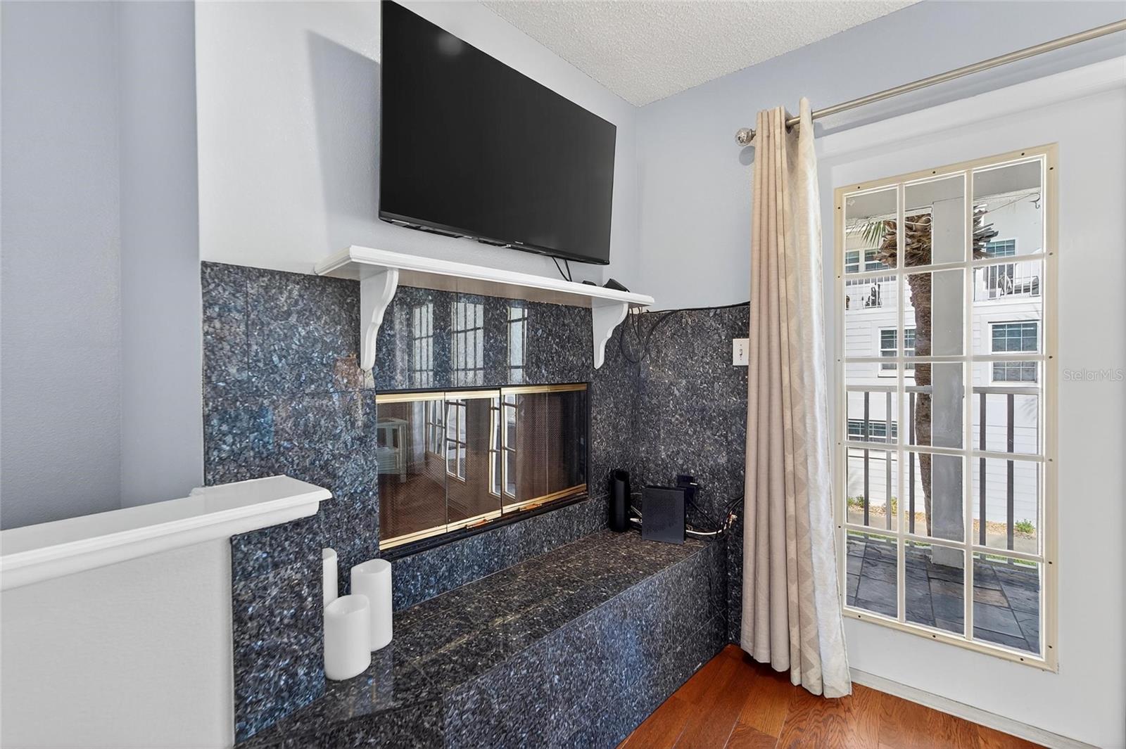 SUNSET REEF - Residential