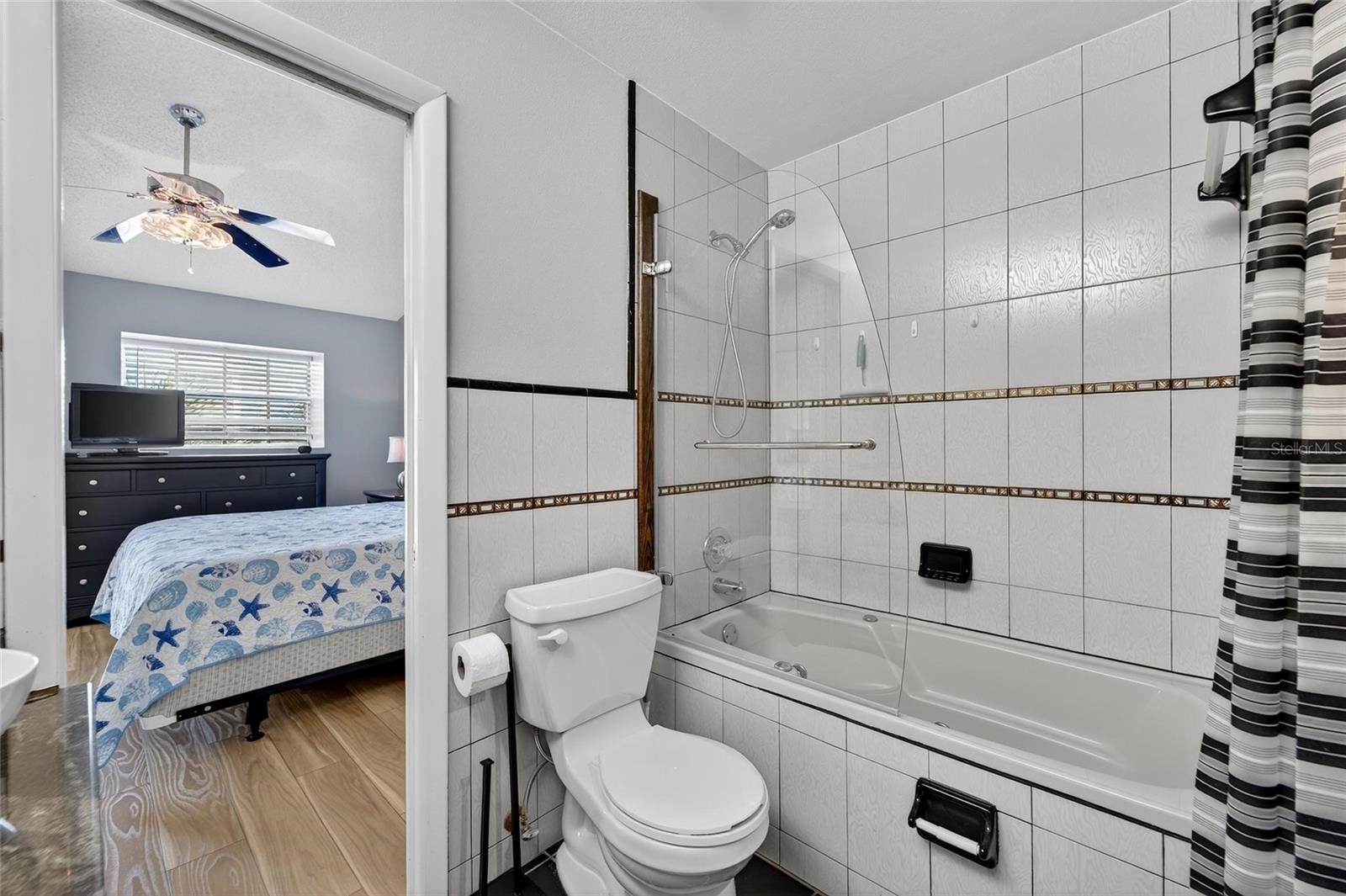 SUNSET REEF - Residential