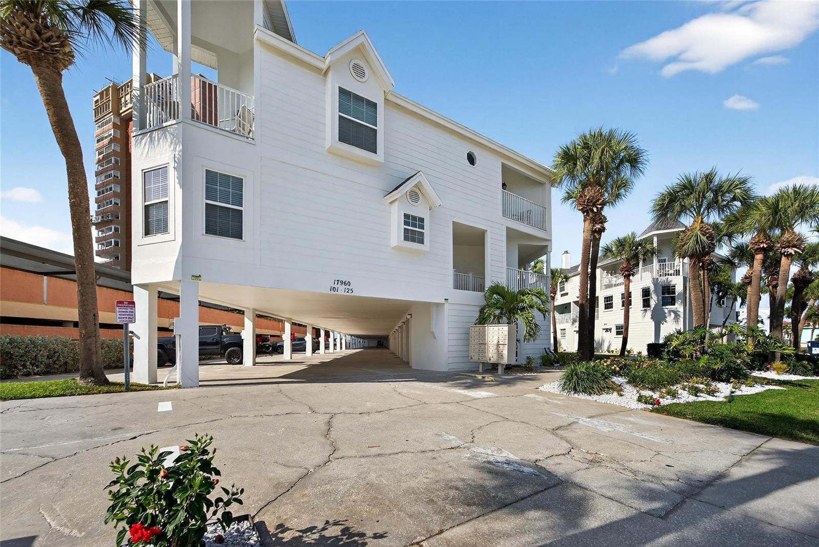 SUNSET REEF - Residential