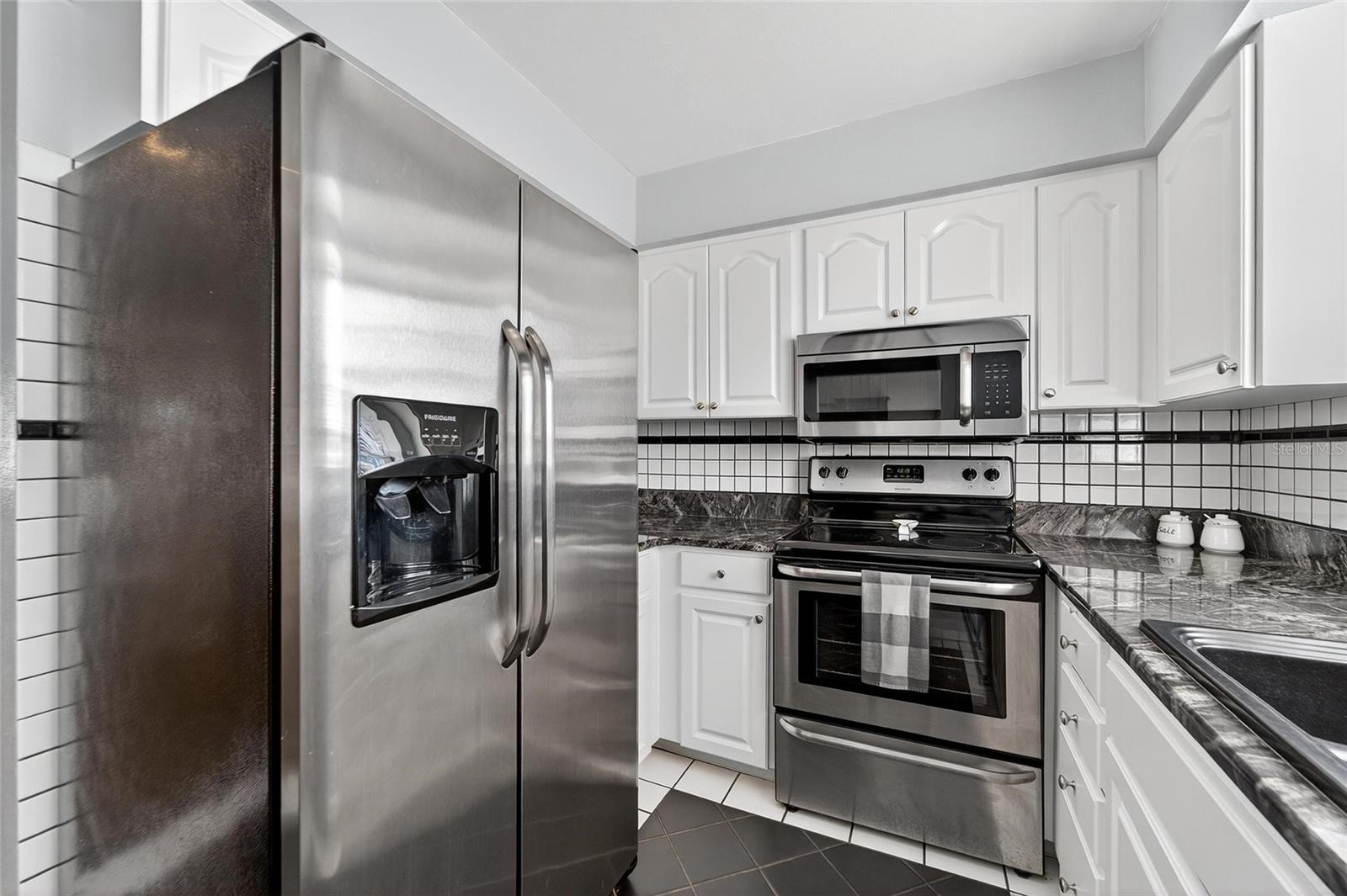 SUNSET REEF - Residential