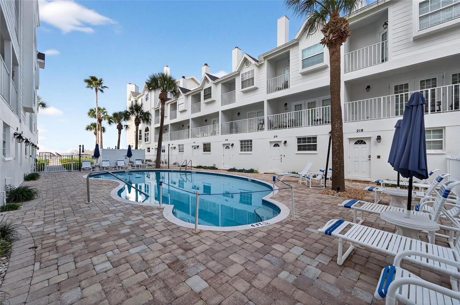 SUNSET REEF - Residential