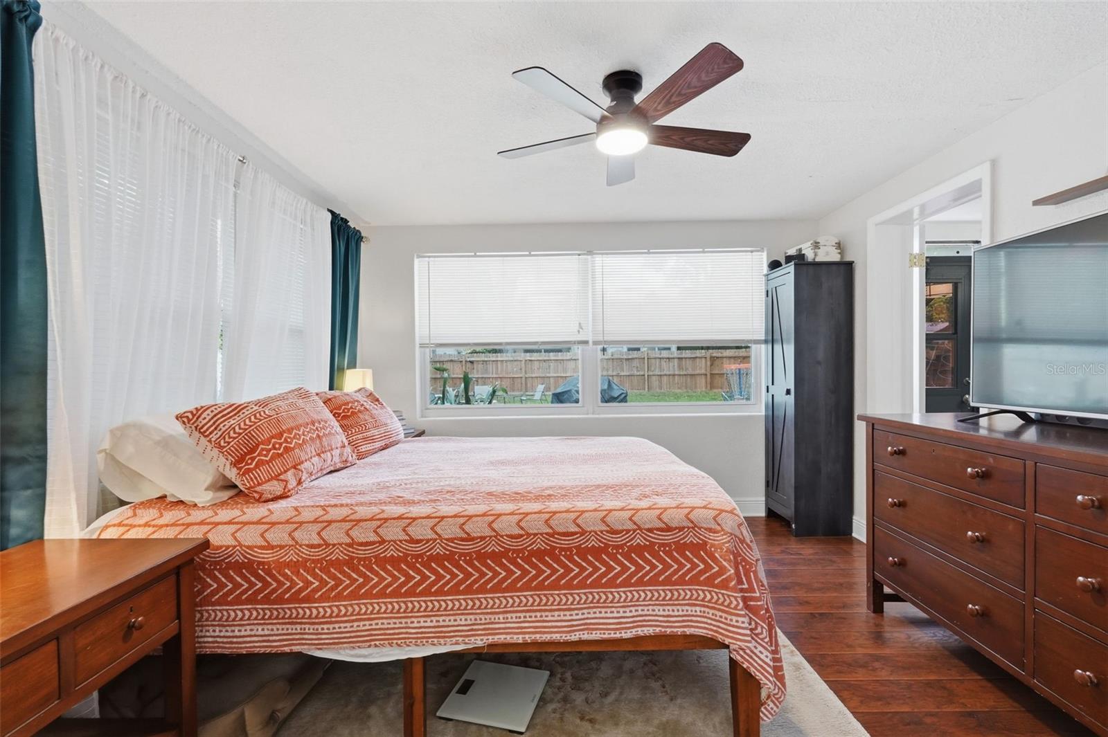 LARGO LAKE VILLAS - Residential