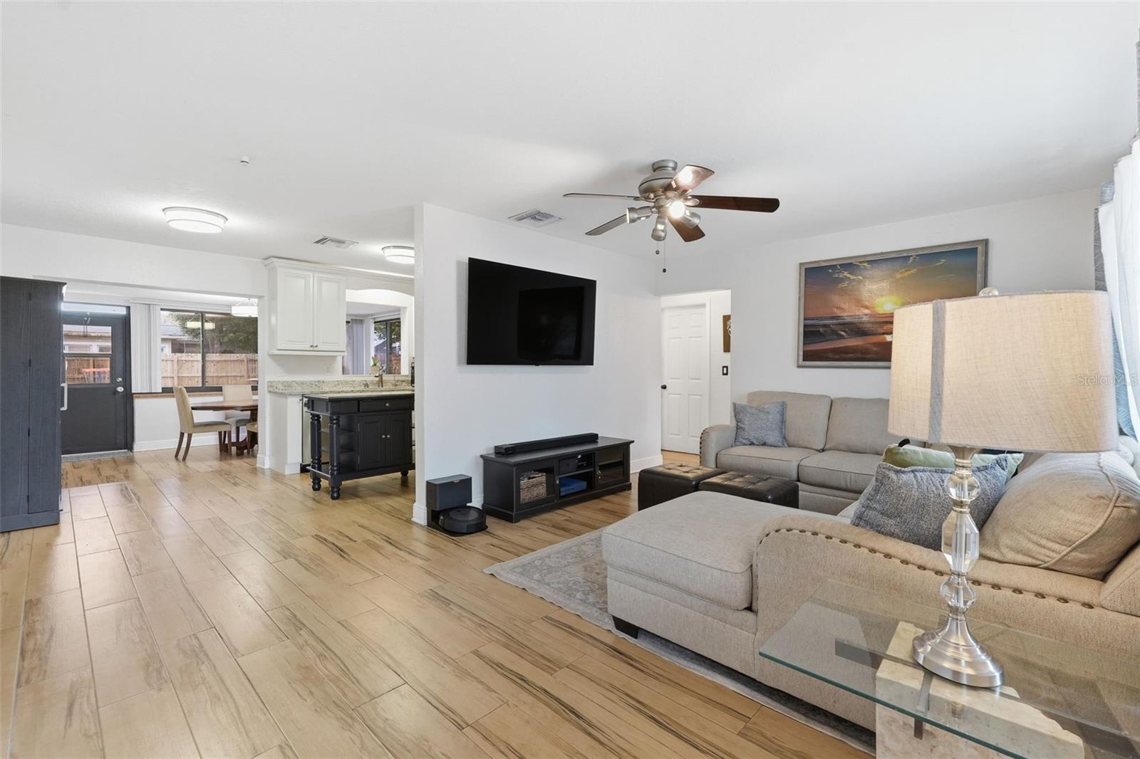 LARGO LAKE VILLAS - Residential
