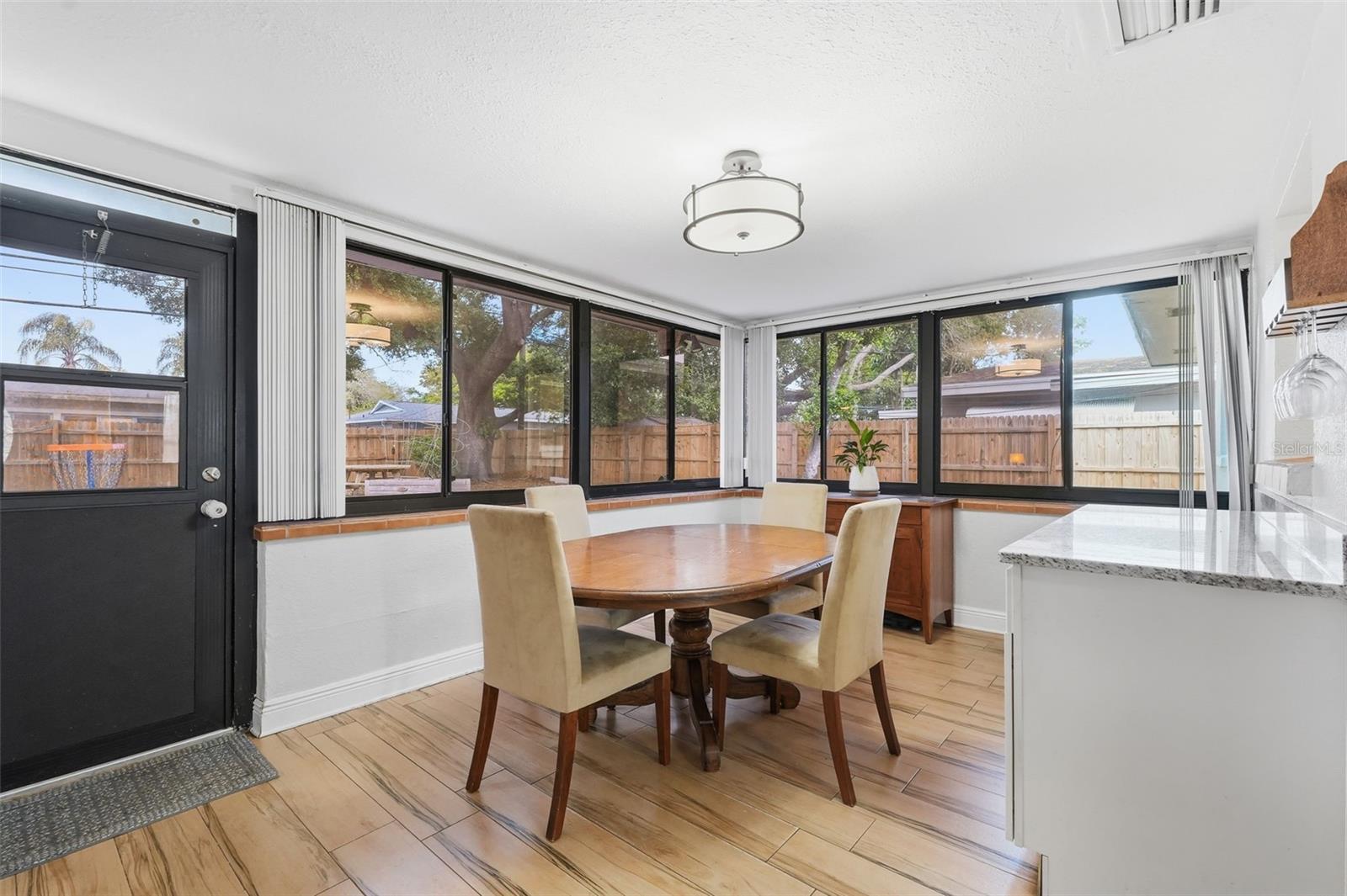 LARGO LAKE VILLAS - Residential