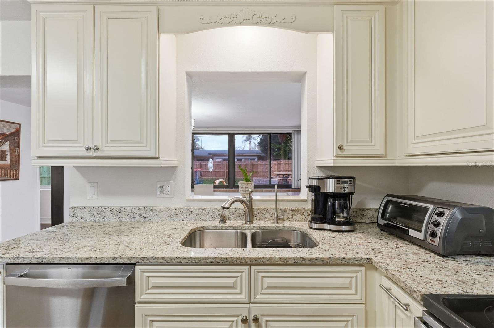 LARGO LAKE VILLAS - Residential