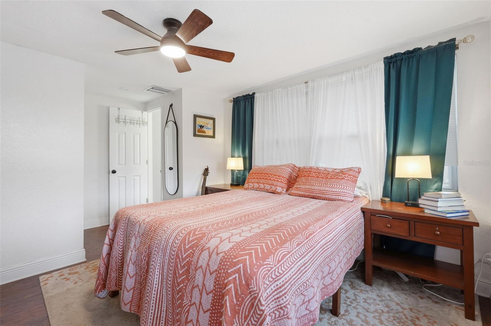 LARGO LAKE VILLAS - Residential