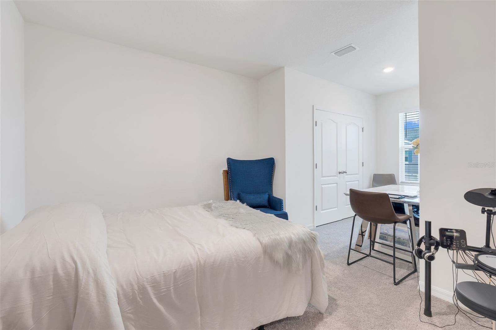 VENEZIA TWNHS - Residential