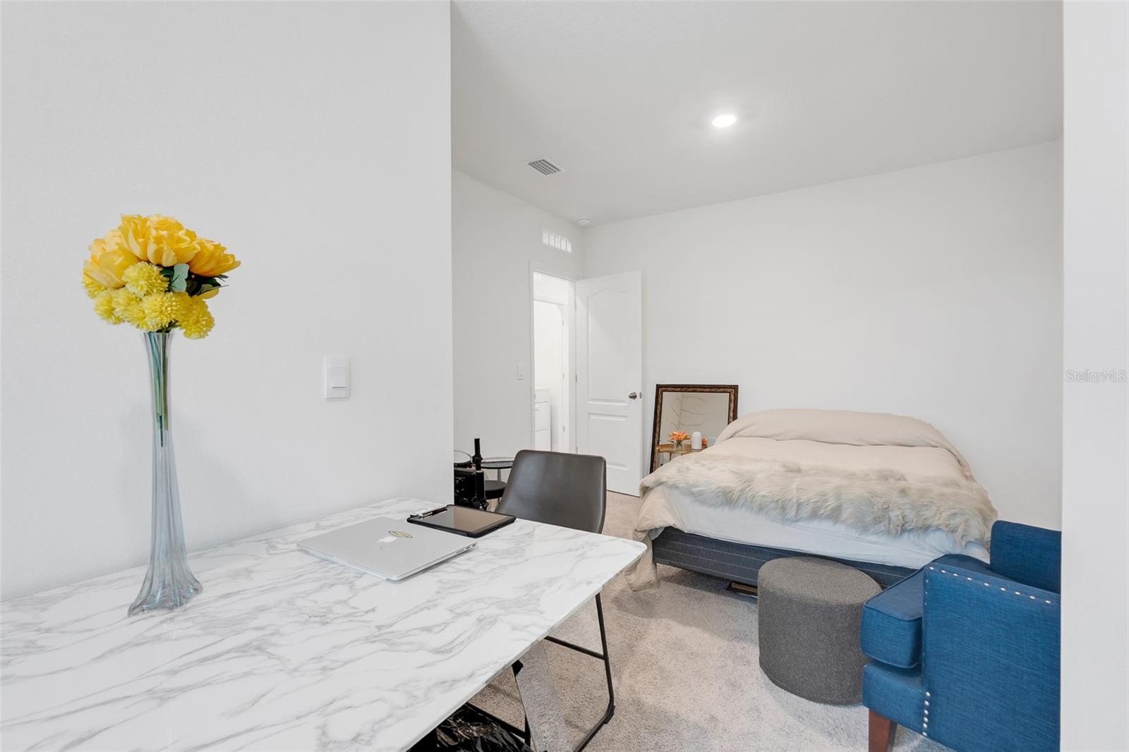 VENEZIA TWNHS - Residential