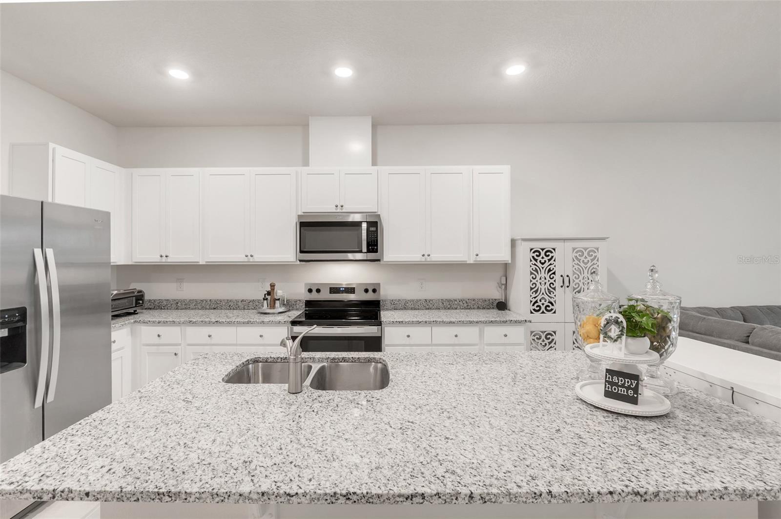 VENEZIA TWNHS - Residential