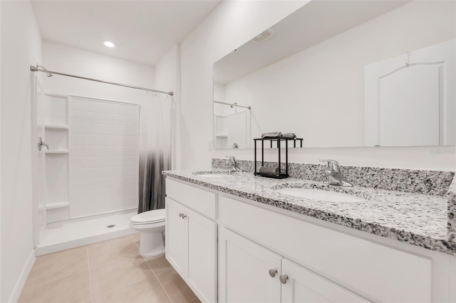 VENEZIA TWNHS - Residential