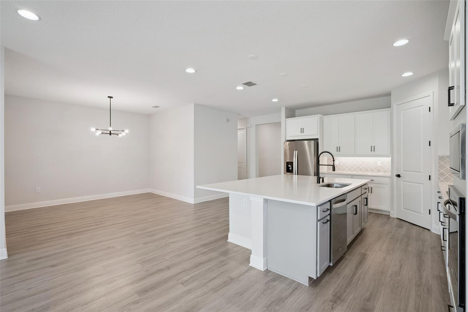 POITRAS EAST N-7 - Residential