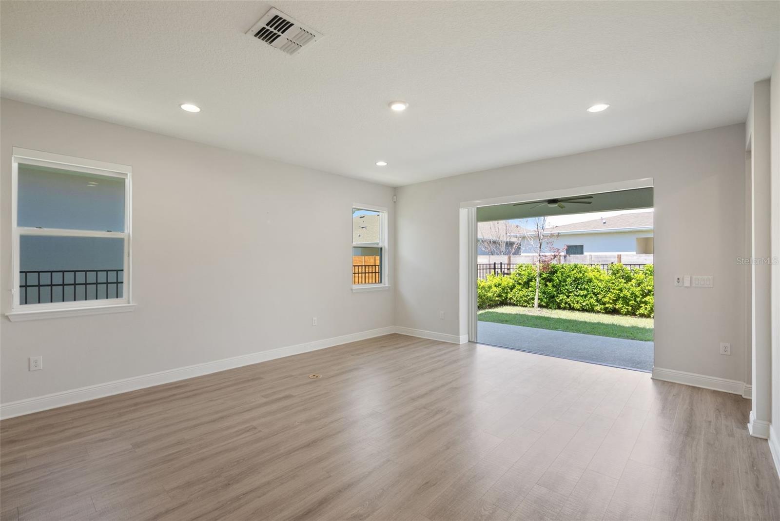 POITRAS EAST N-7 - Residential