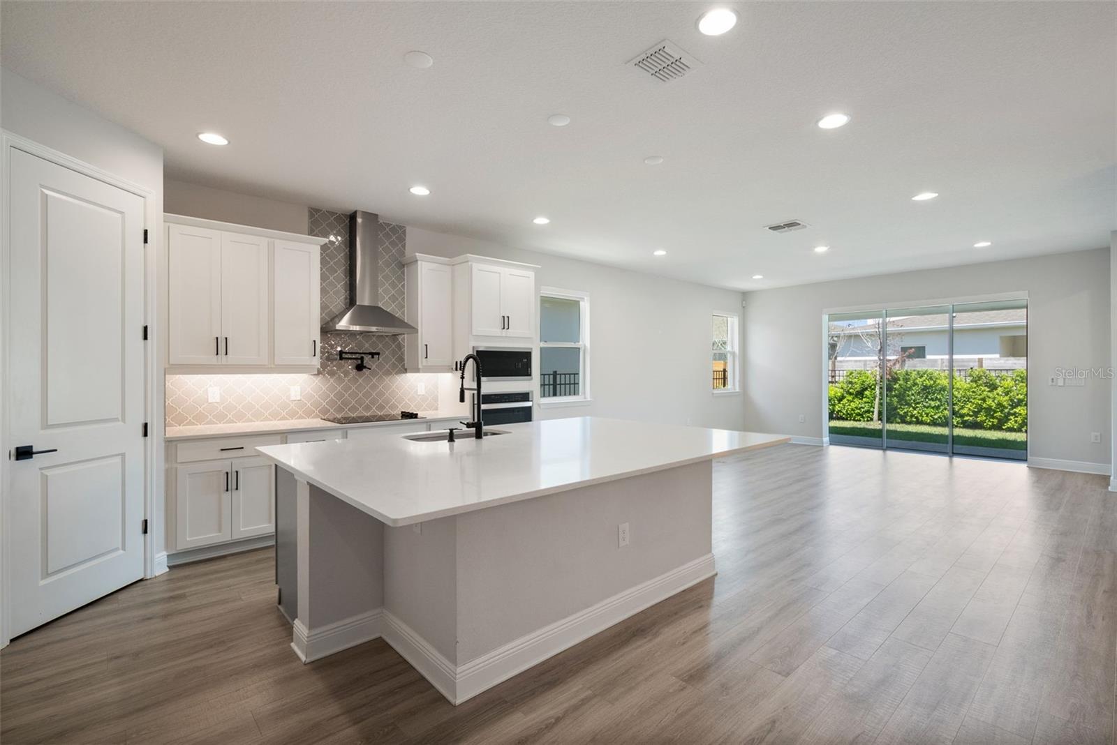 POITRAS EAST N-7 - Residential