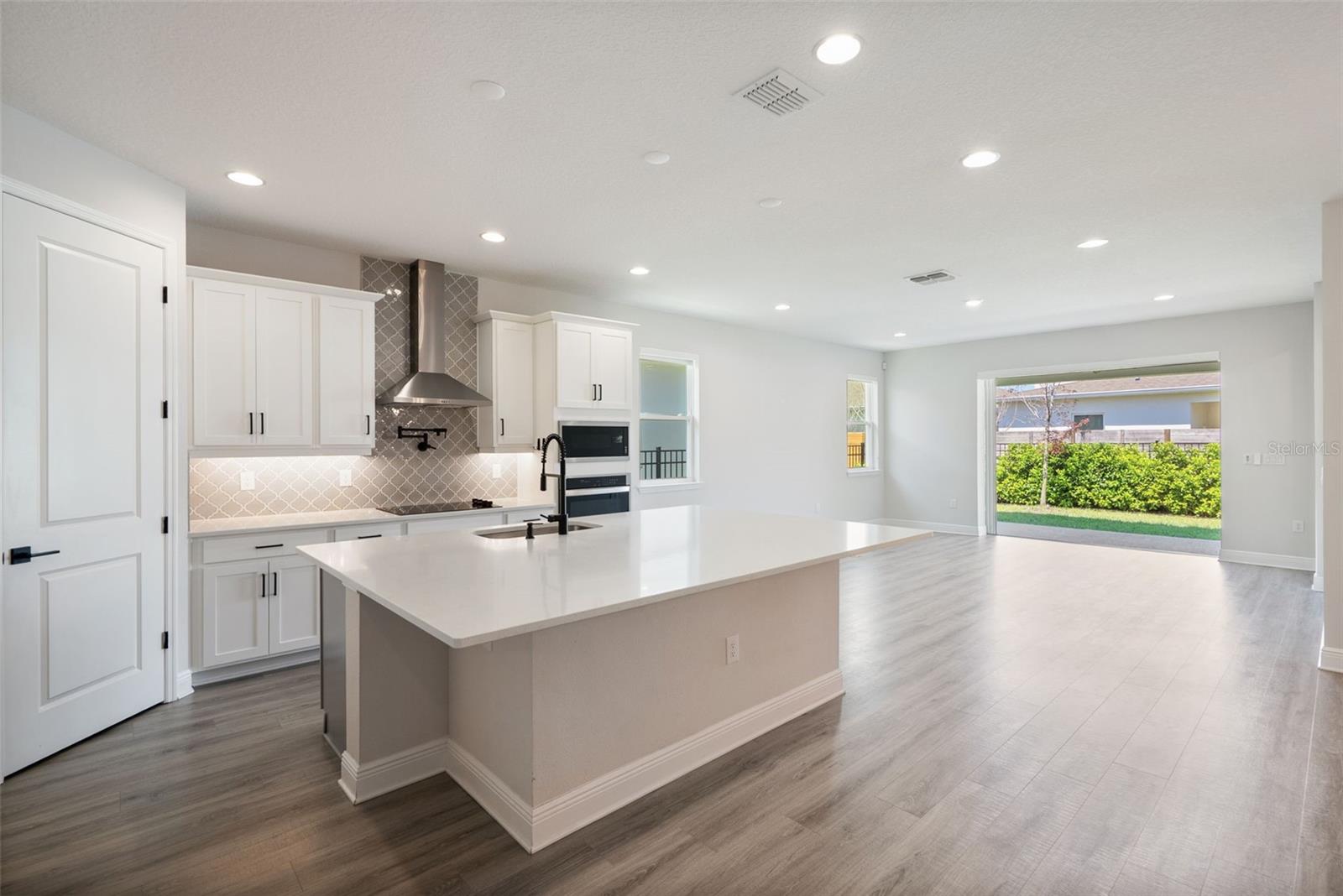 POITRAS EAST N-7 - Residential