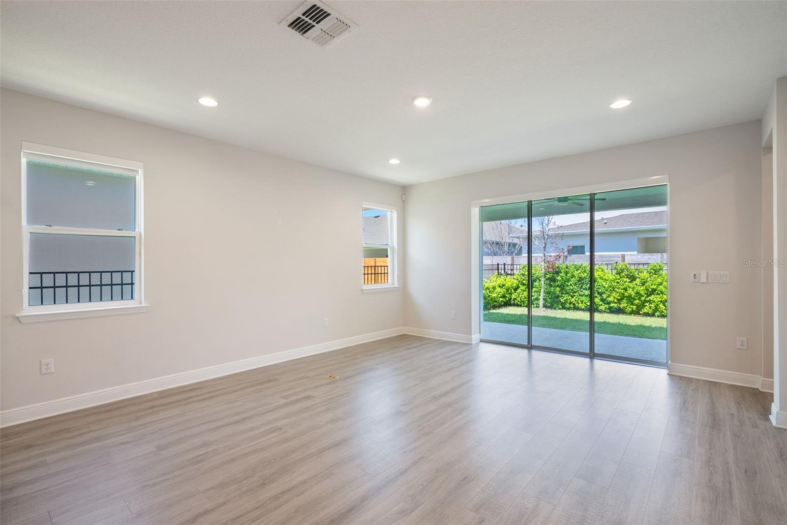 POITRAS EAST N-7 - Residential