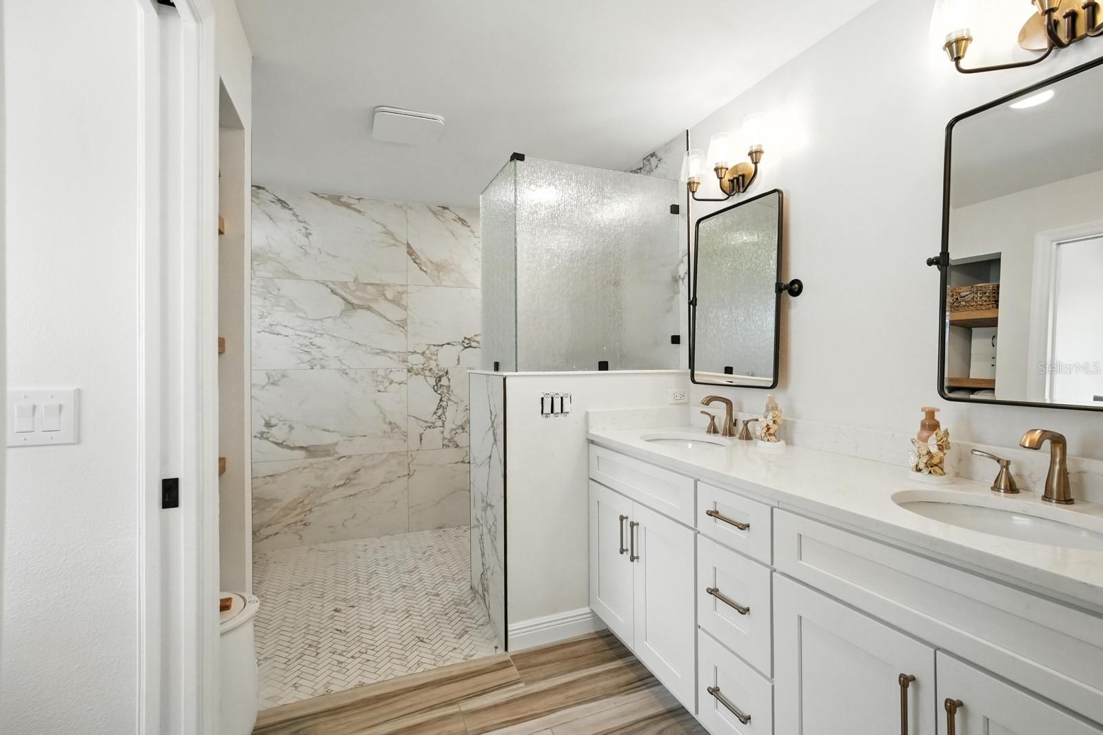 RIVER OAKS SUB - Residential