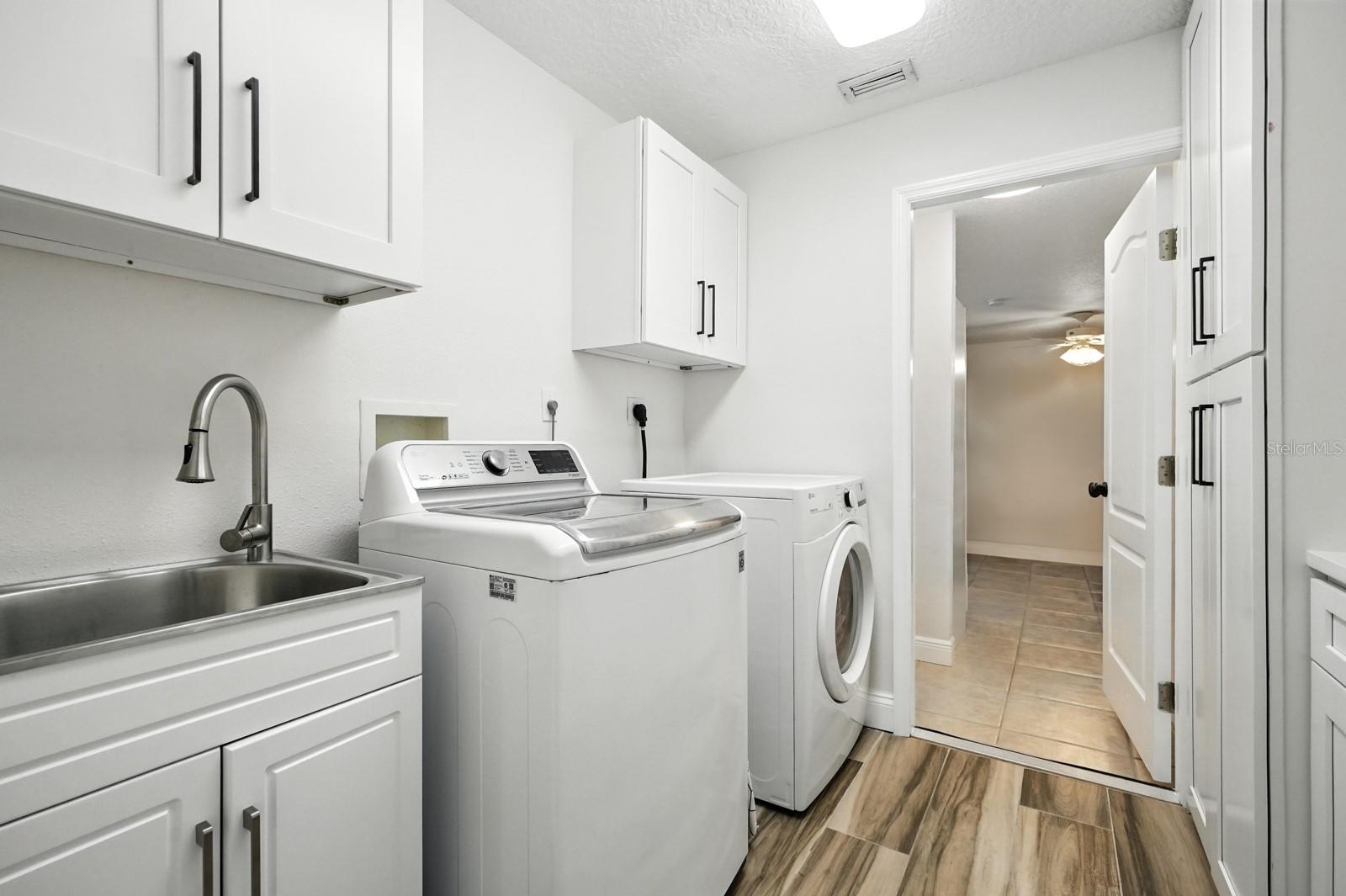 RIVER OAKS SUB - Residential