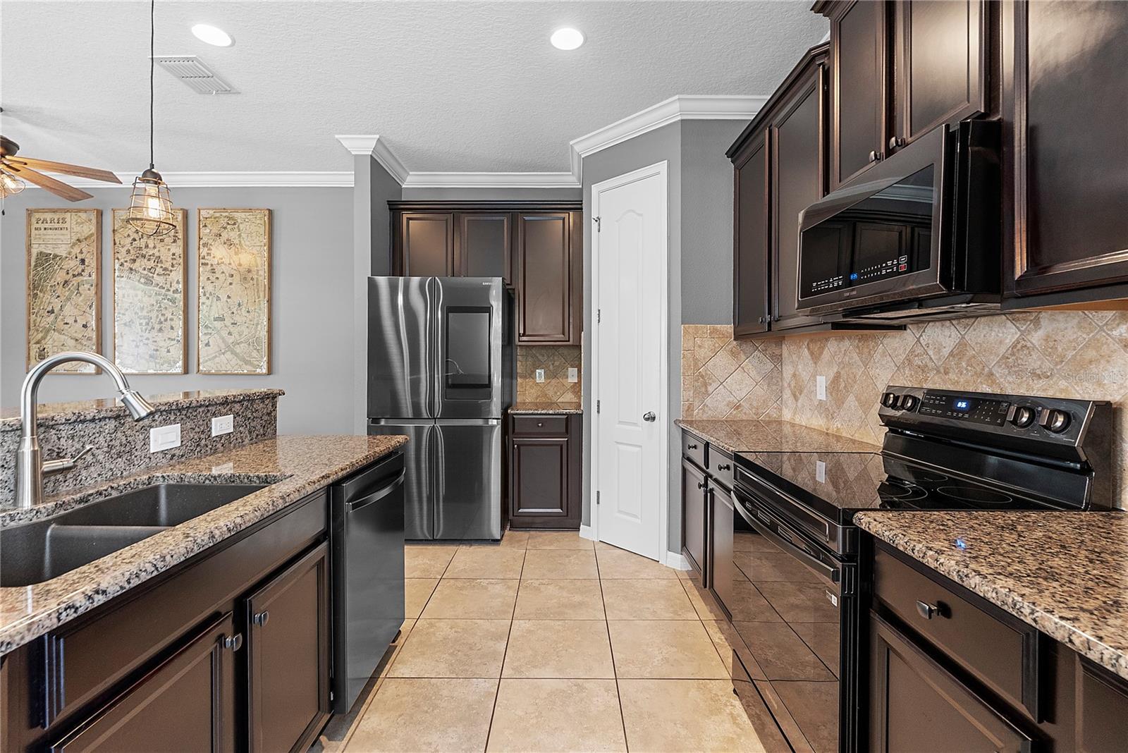 SAVANNAH PARK - Residential
