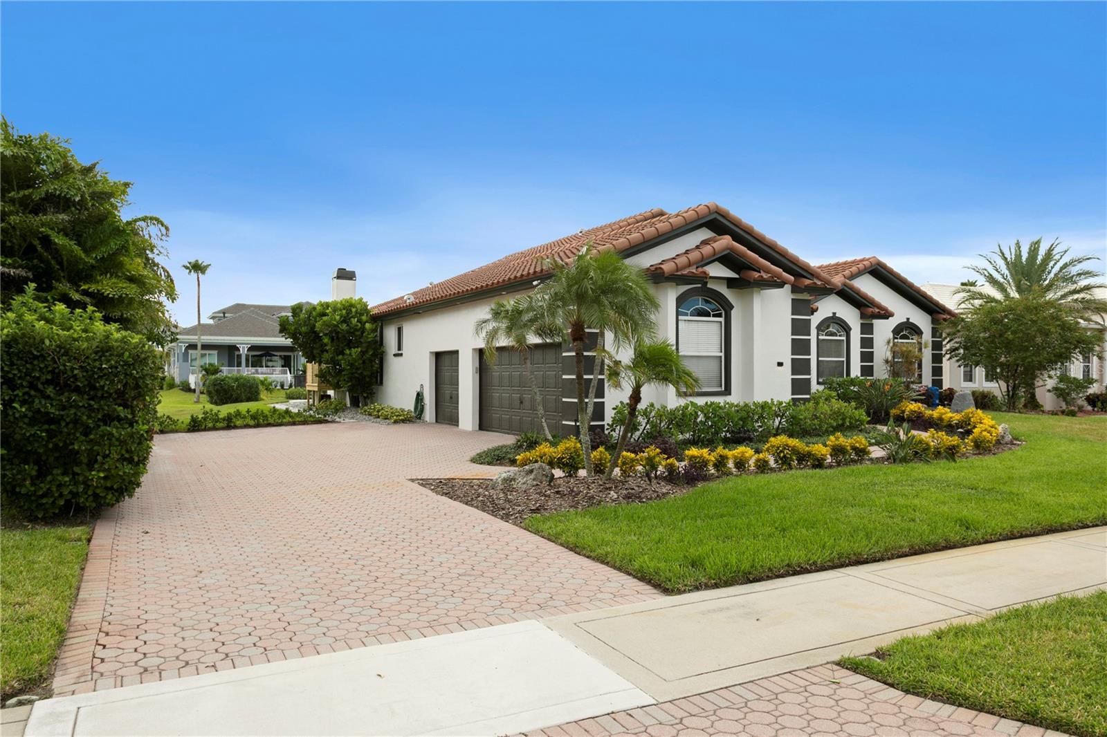 6402 RUBIA CIRCLE
