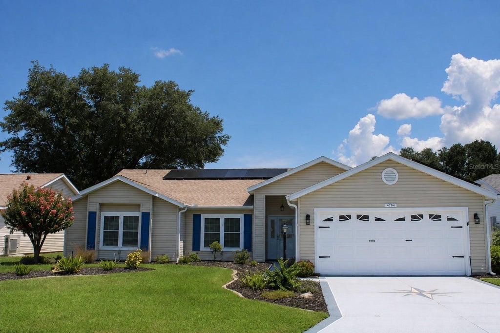 Photo of 4704 River Ridge Drive, Leesburg, FL 34748 (MLS # G5105014)