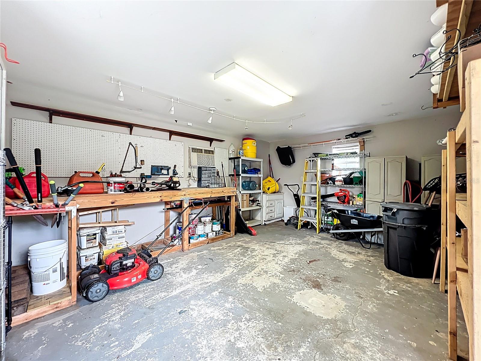 LAKE BRANTLEY ISLES 2ND ADD - Residential