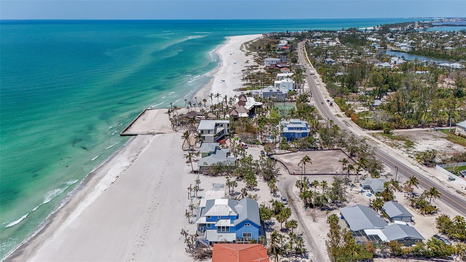 SLEEPY LAGOON - Land