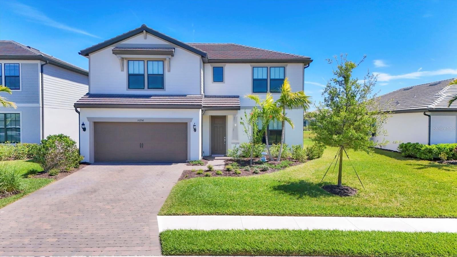 16258 HIDDEN OAK LOOP