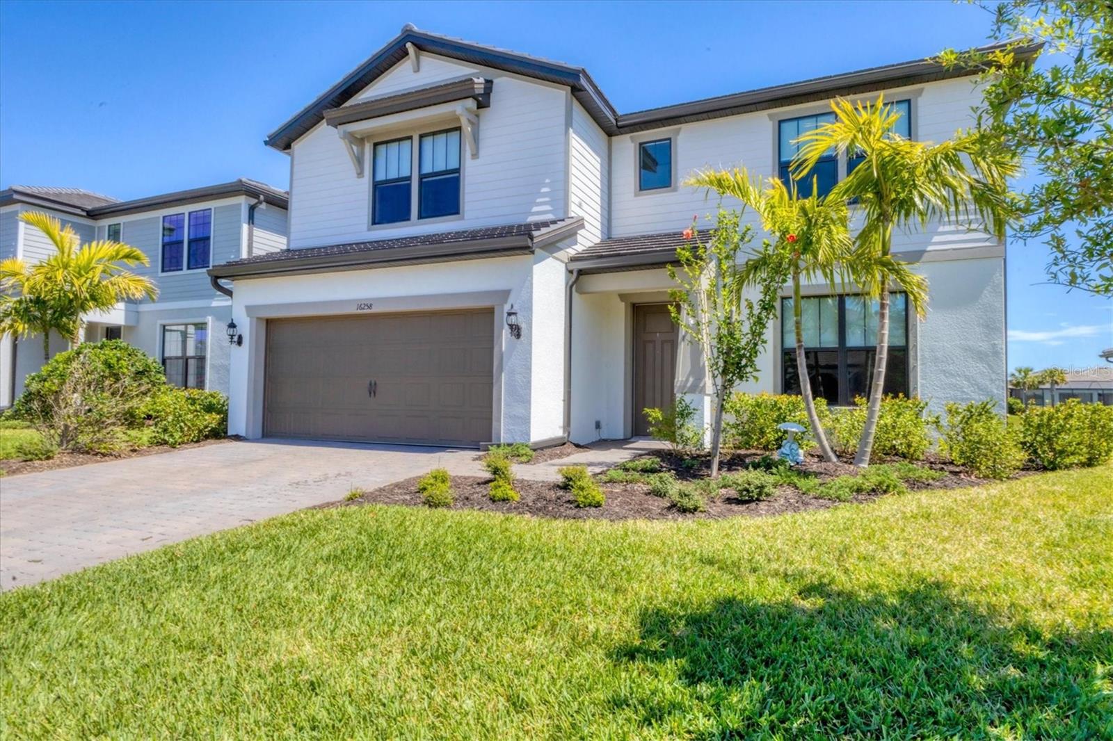 16258 HIDDEN OAK LOOP