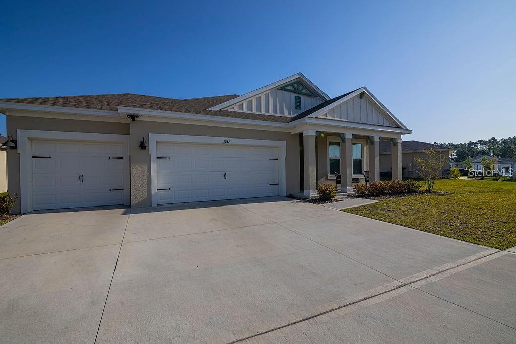 2937 HOODED CRANE COVE