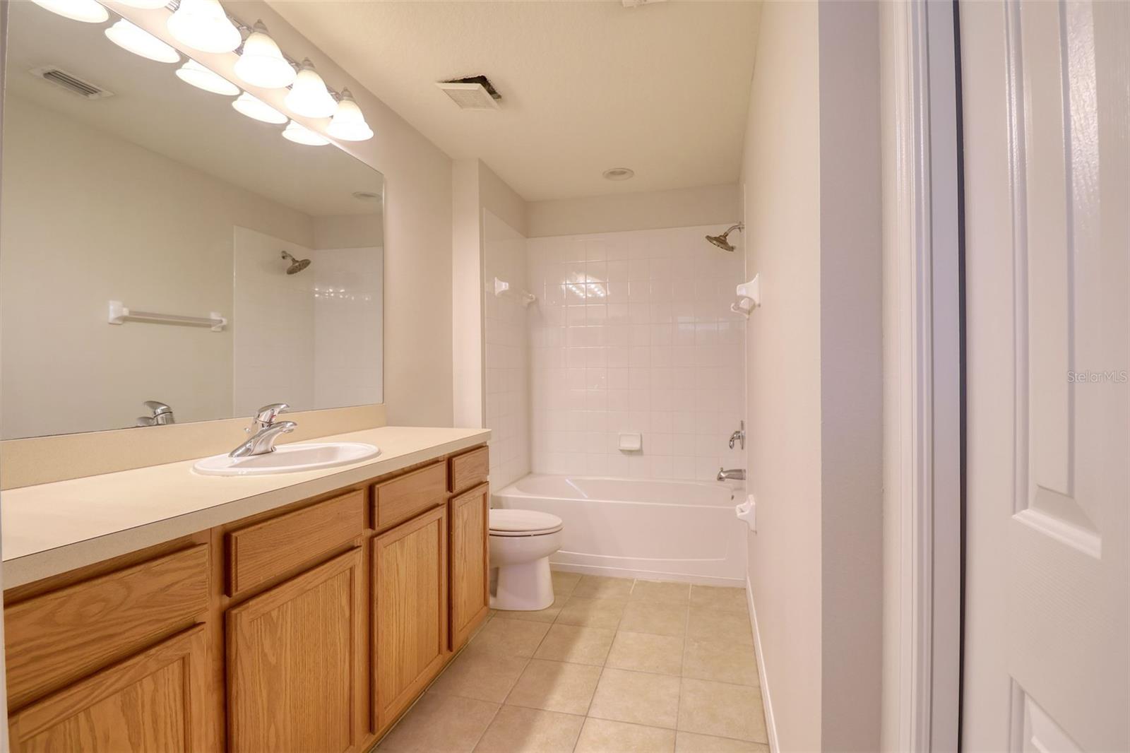 PALMBROOKE TOWNHOMES - Residential Lease