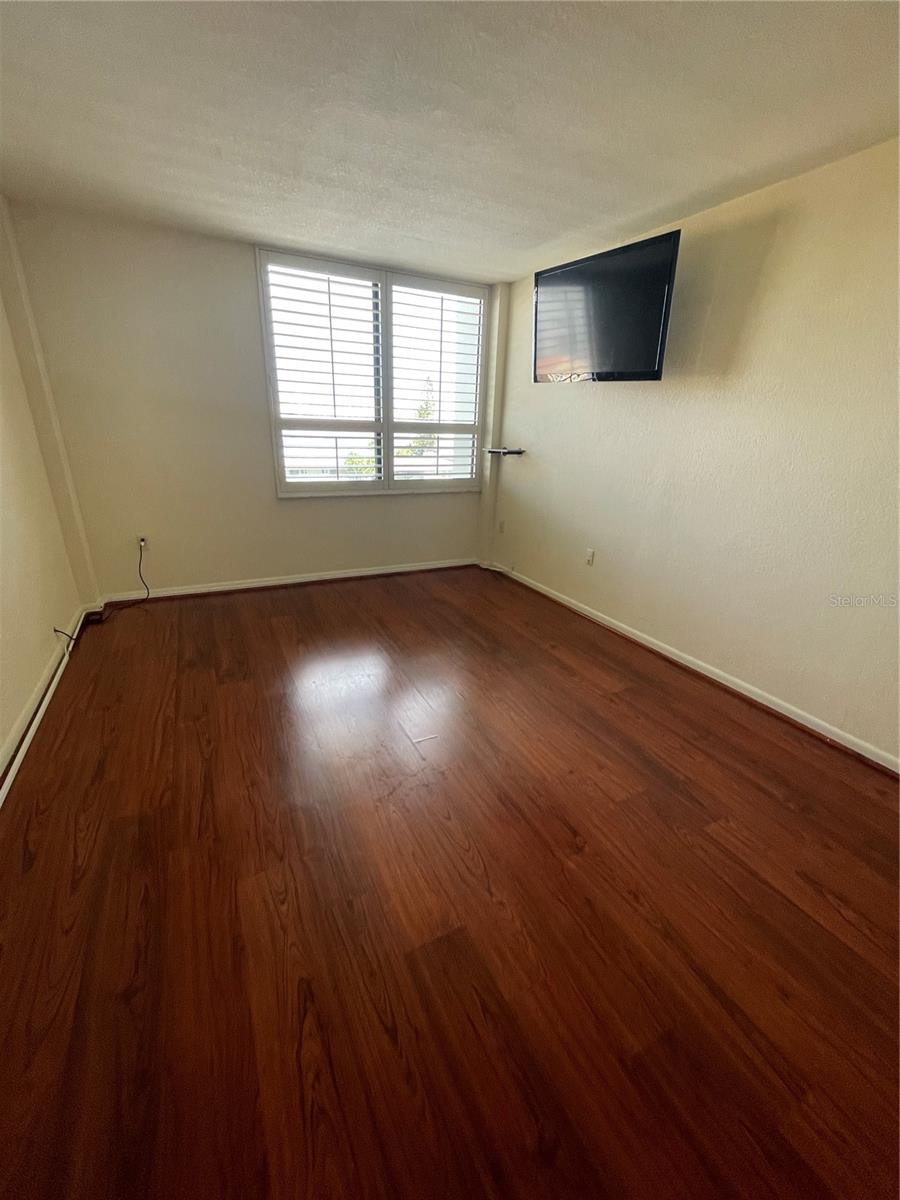 STARBOARD TOWER - Residential Lease