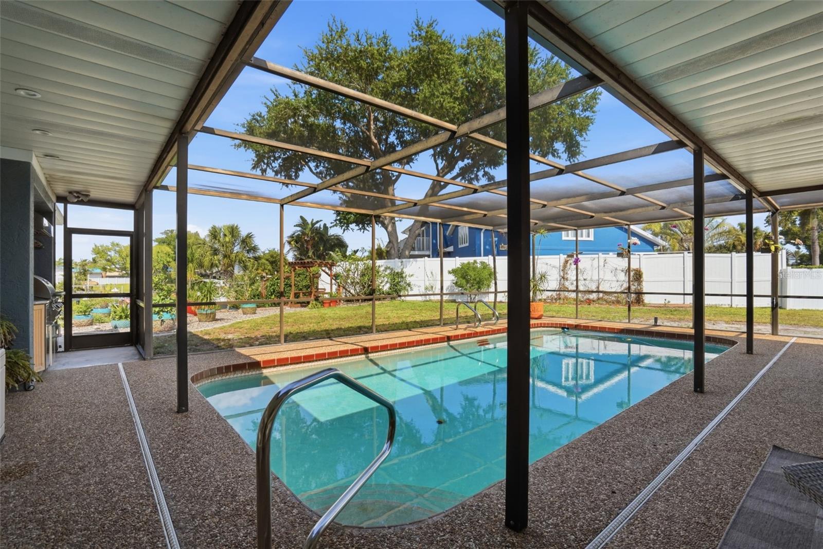 SORRENTO SHORES UNIT 1 - Residential