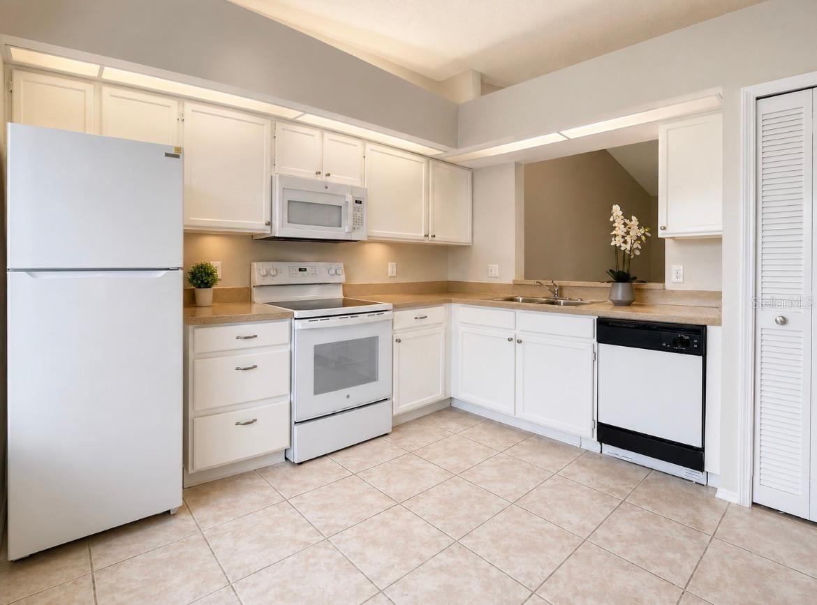 ISLAND COVE VILLAS PH 03 - Residential