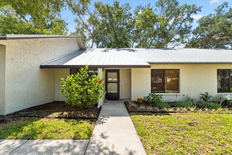 Photo of 821 3rd Avenue SW #15/7, Largo, FL 33770 (MLS # TB8553057)